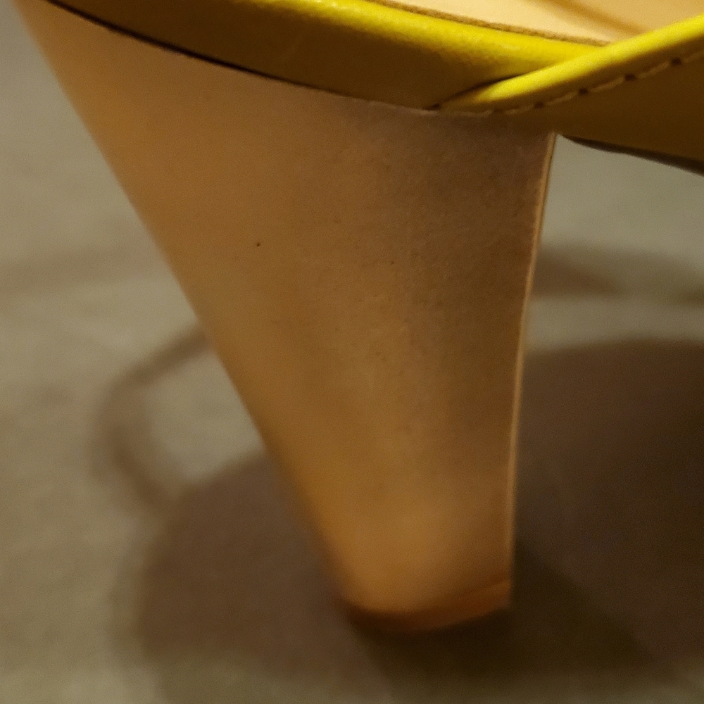 Banana Republic Sandals Mustard color brand new - Picture 6 of 6